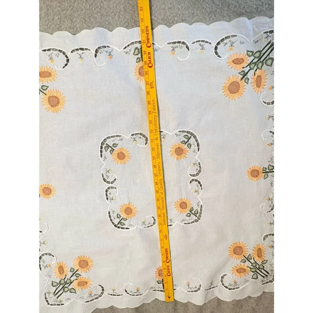 Vintage Sunflower Tablecloth Embroidered Cutwork 32” Cotton Floral